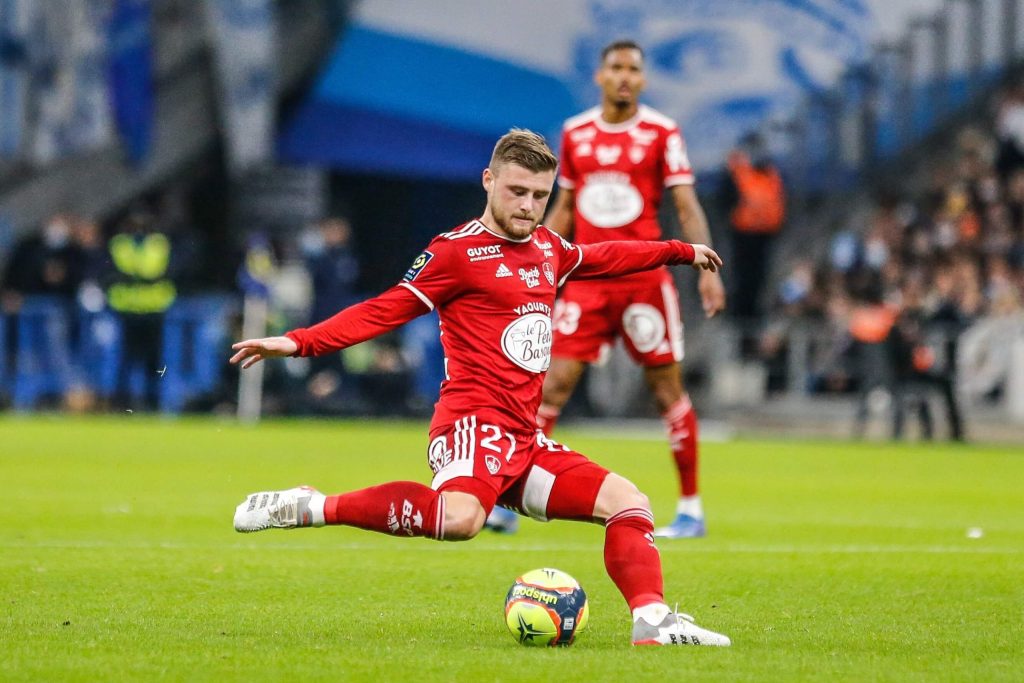 Football - Ligue 1 : Brest largement battu par Montpellier
