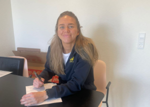 Jenny Carlson s'engage au BBH